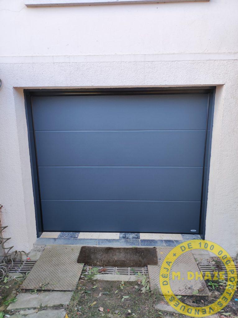 Porte de garage sectionnelle, tablier lisse, Dark Grey à Villeneuve d’Ascq (59)
