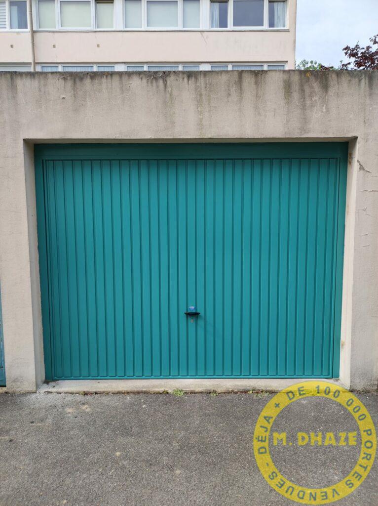 Installation d’une porte basculante motorisée à Wasquehal (59)