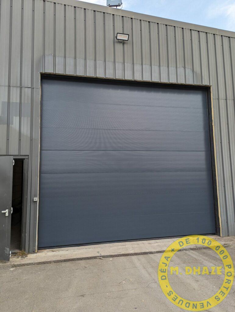 Instalation d’une porte sectionelle industrielle à Linselles (59)
